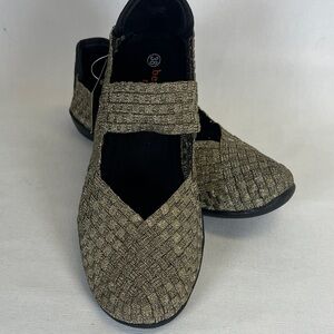 Bernie Mev Cuddly Bronze Metallic Woven Mary Jane Flats Size 38 NWOB